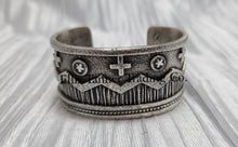 Load image into Gallery viewer, Harrison Jim Etched Overlay Cuff