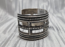 Load image into Gallery viewer, Harrison Jim Old Cut Cuff