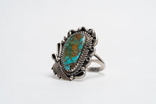 Load image into Gallery viewer, Vintage Old Fashioned Silver Leaf Turquoise Ring
