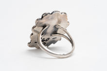 Load image into Gallery viewer, Vintage Old Fashioned Silver Leaf Turquoise Ring
