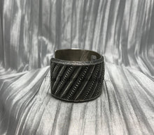 Load image into Gallery viewer, Harrison Jim Diagonal Line Cuff

